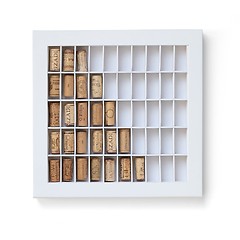 Collector box with 50 compartments for wine corks